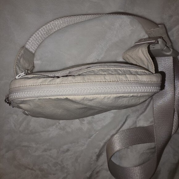 Lululemon‎ Everywhere Belt Bag  White Opal - Picture 5 of 5